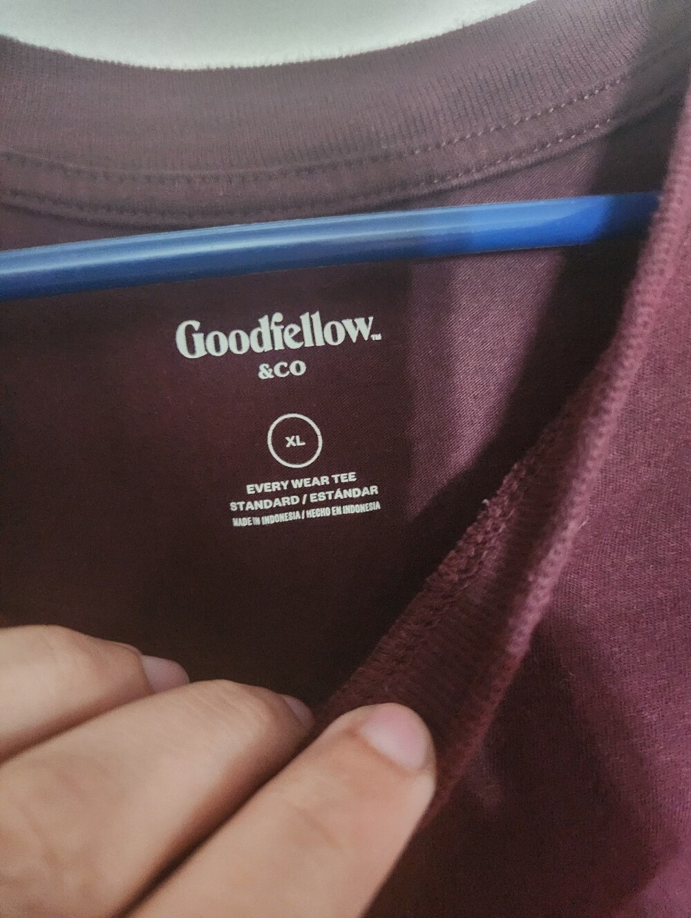 🎉 Basic Maroon Tee - Picture 3 of 3